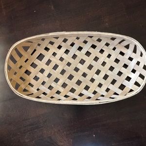 Farmhouse tobacco basket